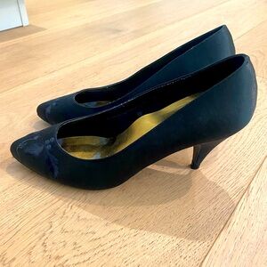 Vintage Embroidered Satin Pumps - Size 8